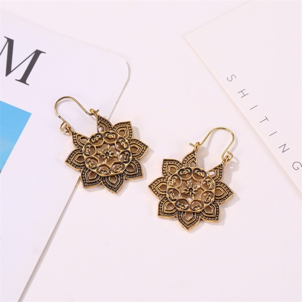 Delicate flower star earrings